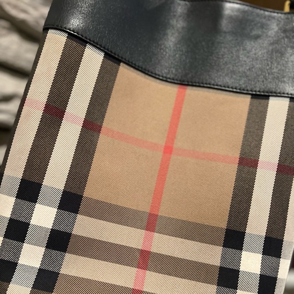 Authentic Burberry Bucket Bag - Picture 2 of 7
